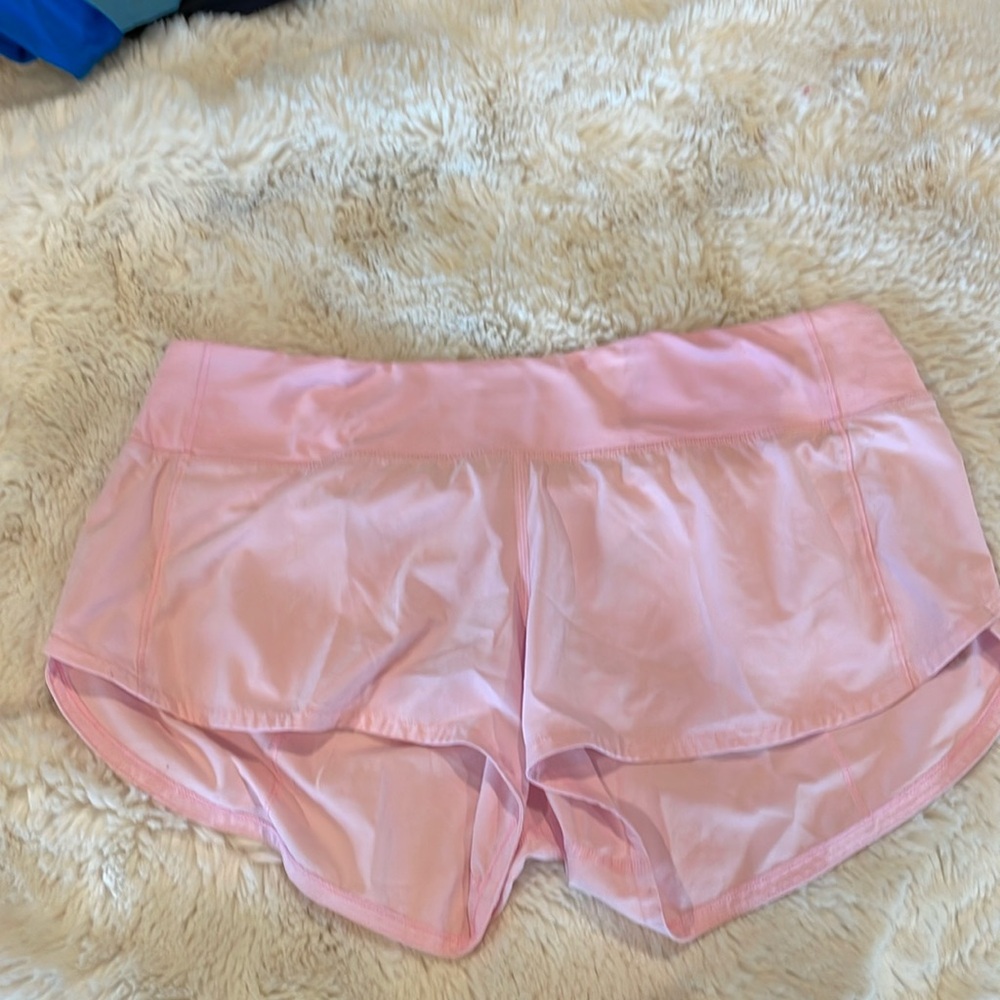 Lululemon speed up shorts low rise 2.5 in inseam size 8